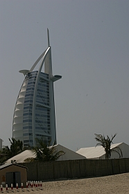20040313-me-ae-dxb03s.jpg