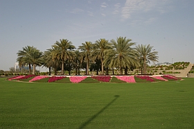 20040313-me-ae-dxb06s.jpg