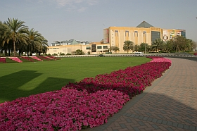 20040313-me-ae-dxb07s.jpg