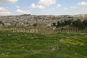 20040313-me-jo-jerash30s.jpg